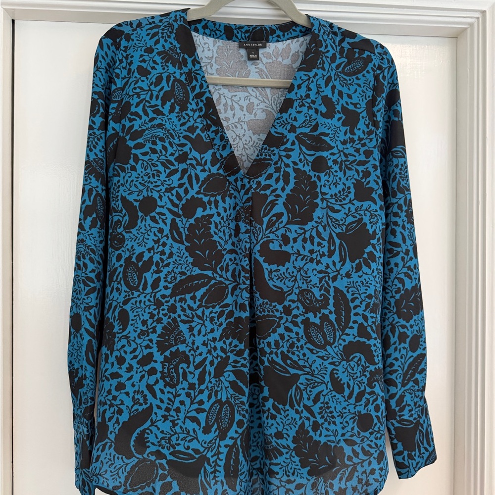 And Taylor Blue Floral V-Neck Long-Sleeve Blouse